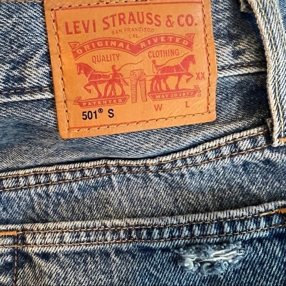 Levi’s 501 Distressed Skinny Jeans Old Hangouts NWT Free People - Picture 3 of 6